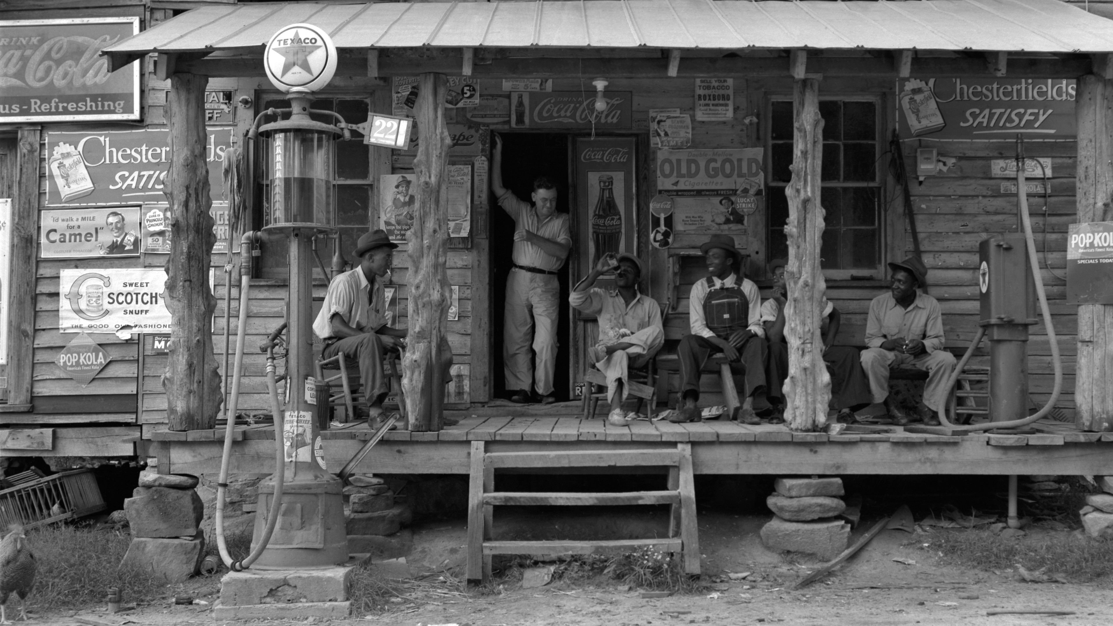 http://cinegrafix.eu/wp-content/uploads/2017/01/20100319-Dorothea_Lange_Country_store_on_dirt_road_Gordonton_North_Carolina_1939-e1503942533869.jpg